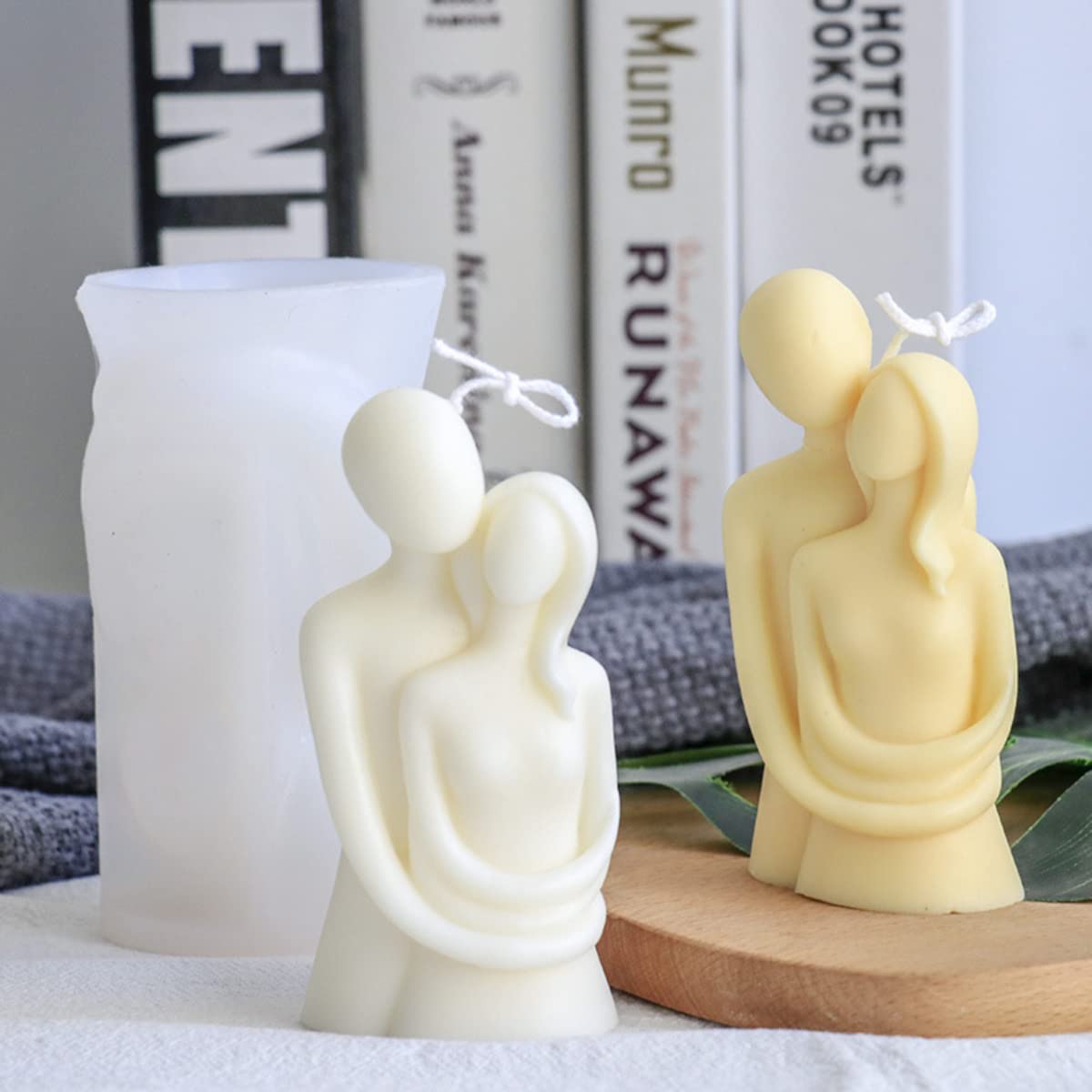 GB104 Couple Romantic Hug Mold