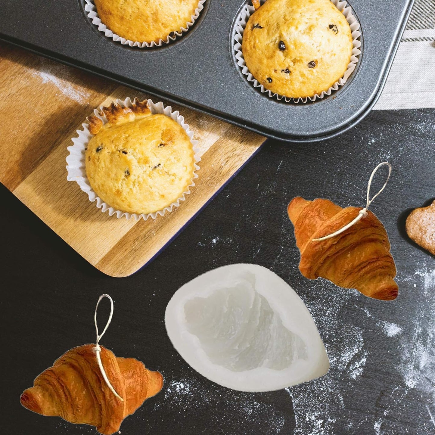 GB059 Croissant Mold