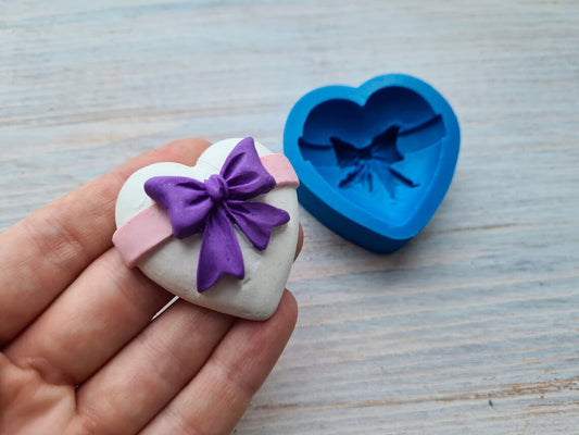 Ribbon Heart Mold GB040