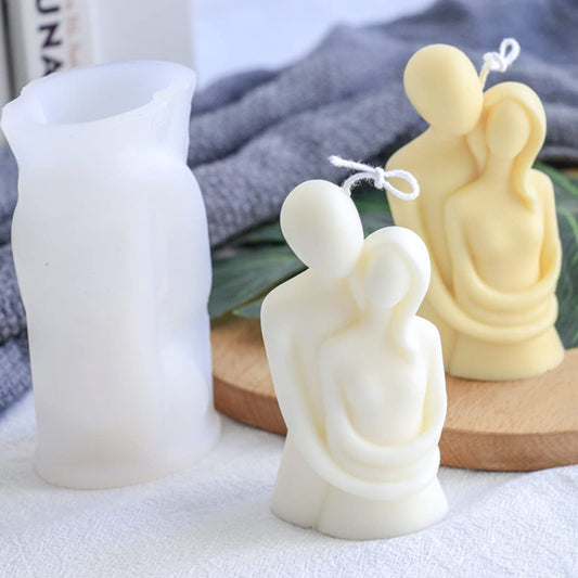 GB104 Couple Romantic Hug Mold