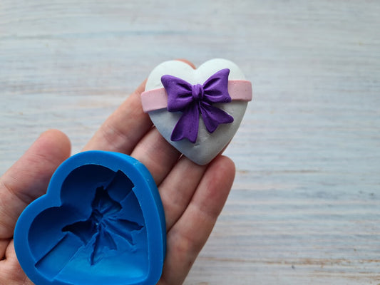 GB040 Ribbon Heart Mold