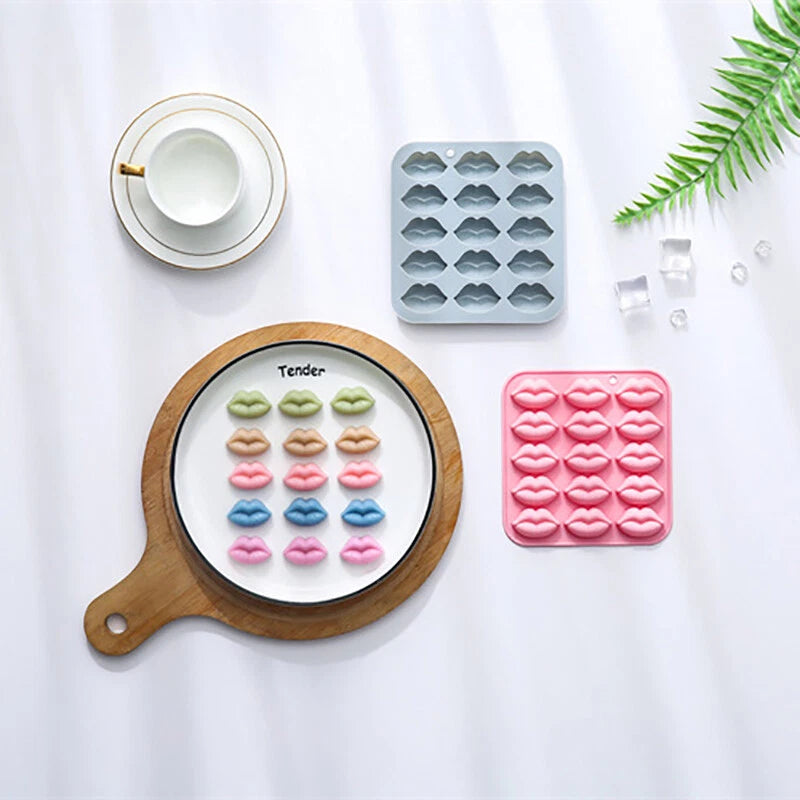 TM043 Lip Mold