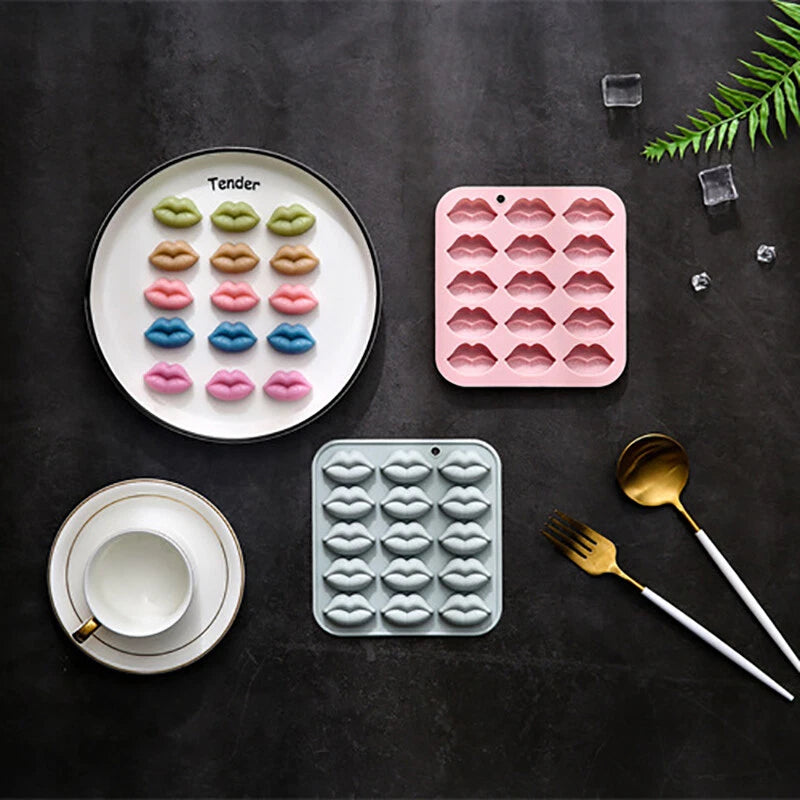 TM043 Lip Mold